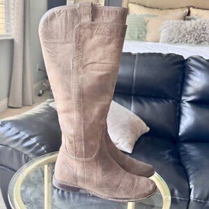 Frye Women's Heeled Boots in Brown